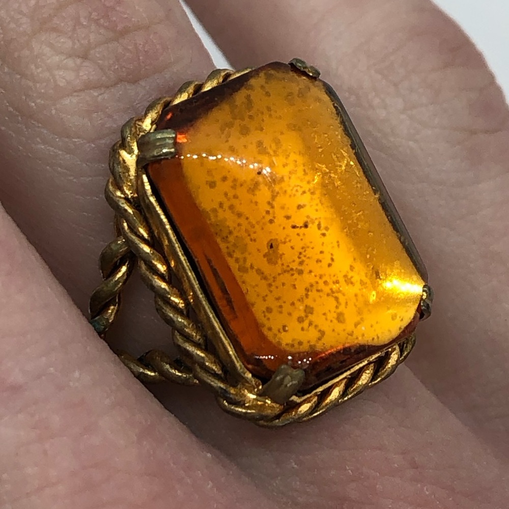 VTG copper ring with amber coloured stone - adjustable